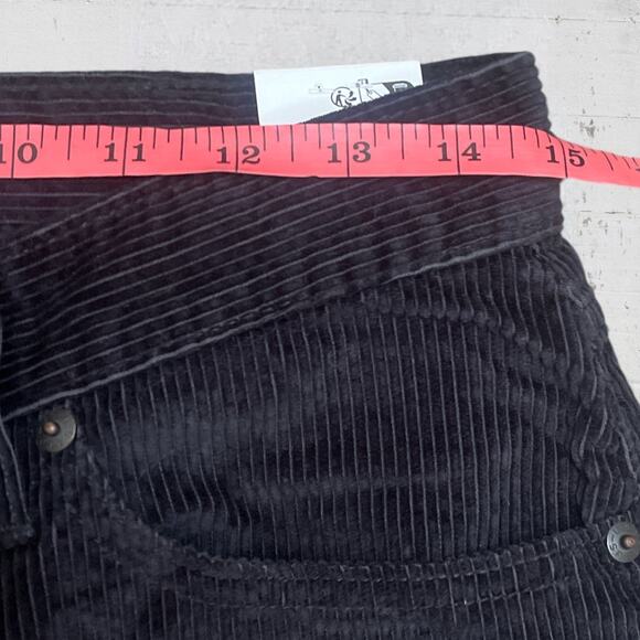 NWT Levi’s Woman’s Corduroy High Waisted Mom Jeans Black Size 29 X 30 - Picture 6 of 13